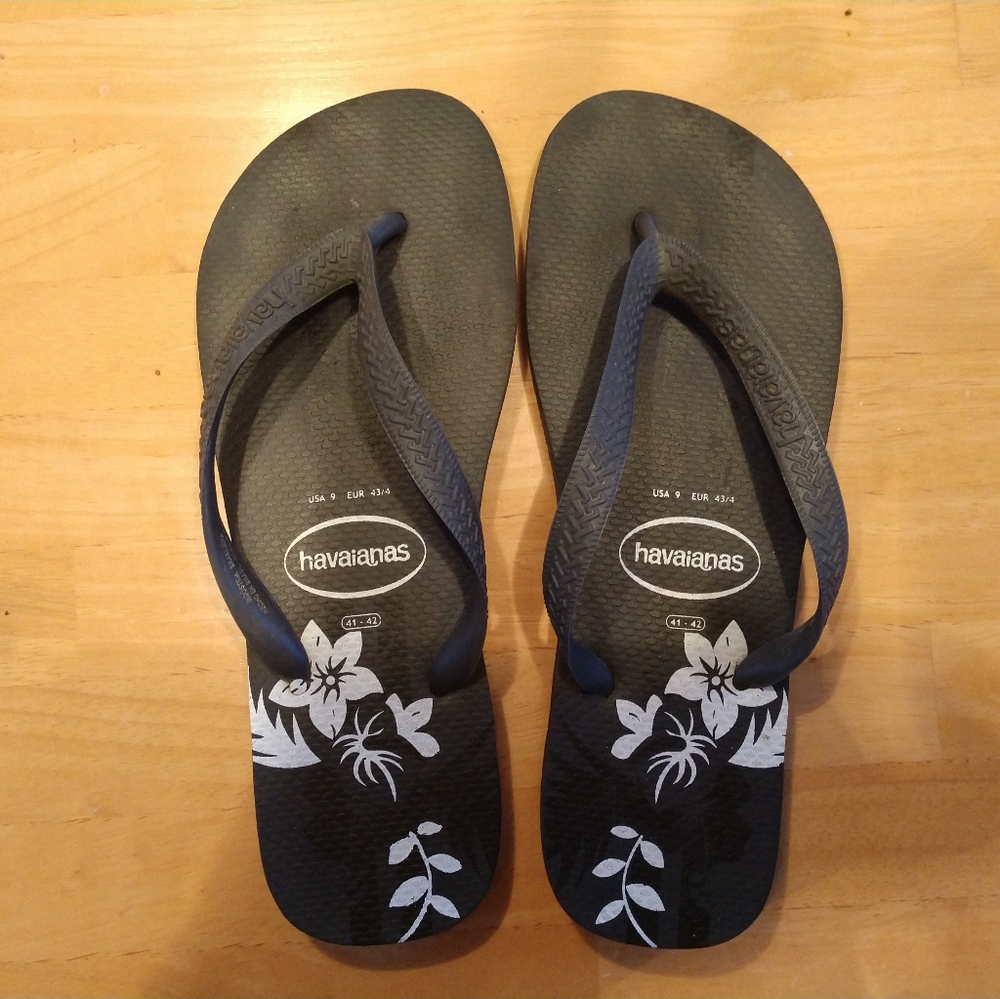 Mens Havaianas flip flops like new